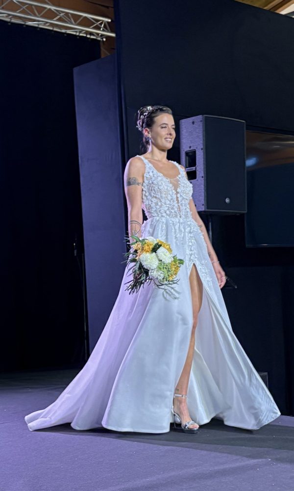 Défilé robe de mariée avec fente